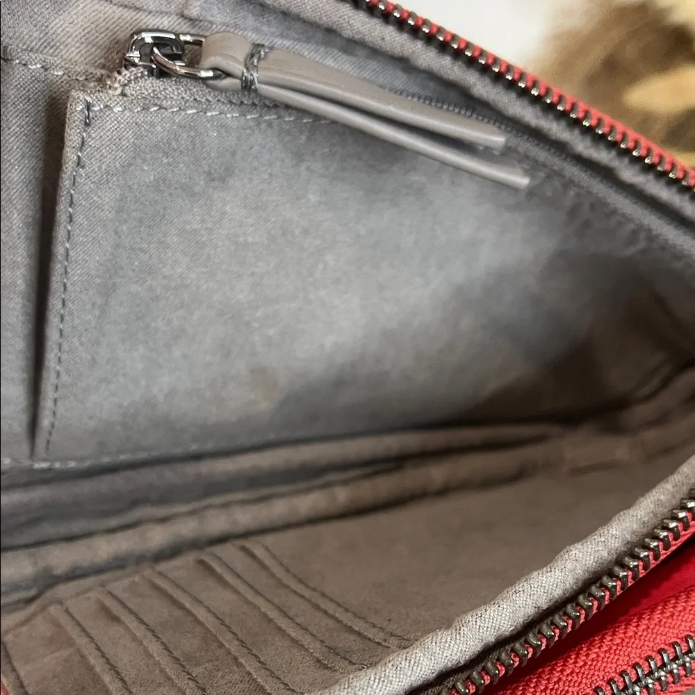 Vince Camuto Cory Sangaria Red Leather Cell Phone Wallet Crossbody Bag - Picture 12 of 14